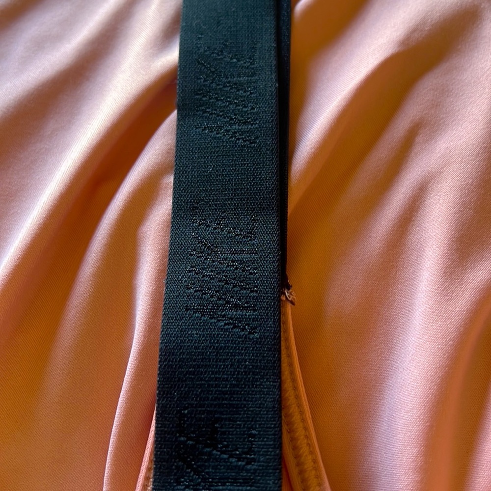 Woman’s Nike Dri-fit Tank Top - Picture 9 of 9